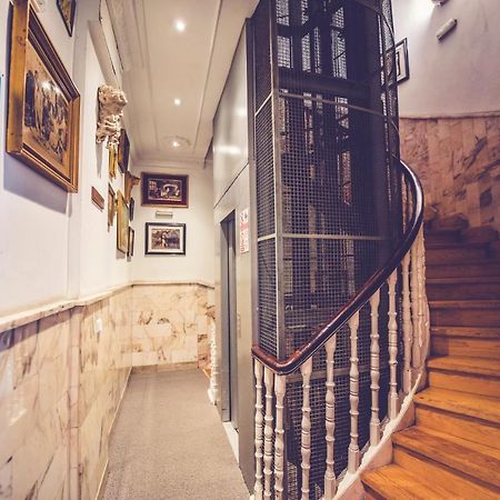 Hostal Marlasca Madrid Bagian luar foto