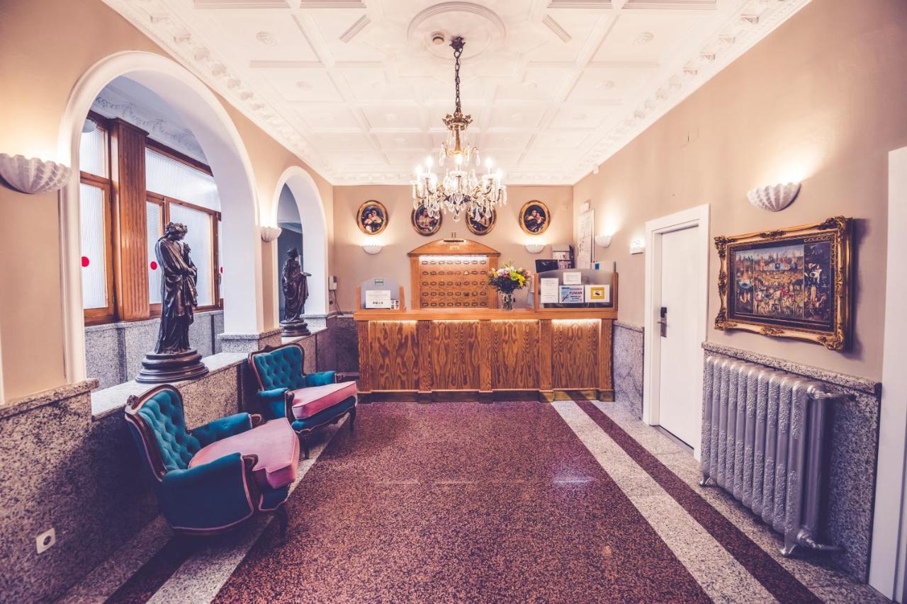 Hostal Marlasca Madrid Bagian luar foto