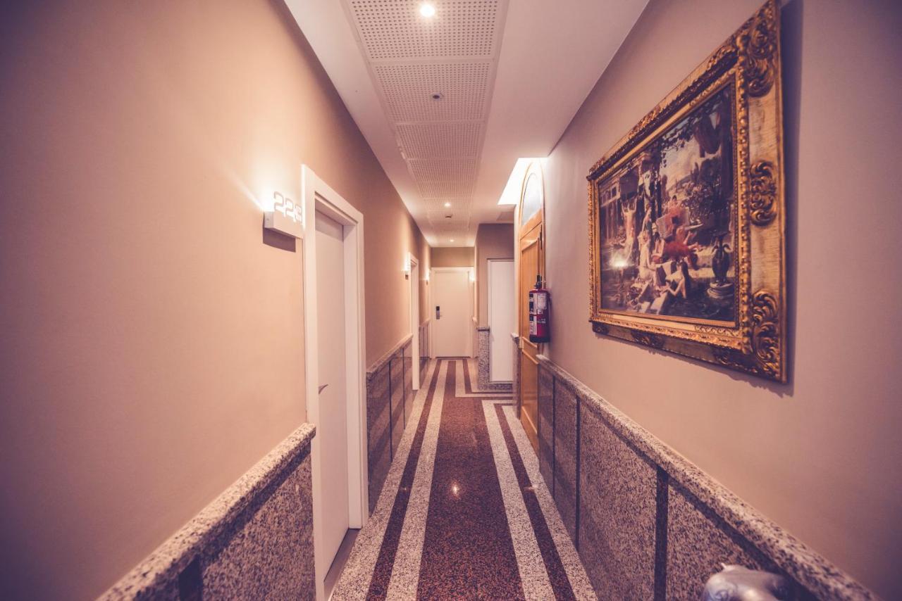 Hostal Marlasca Madrid Bagian luar foto