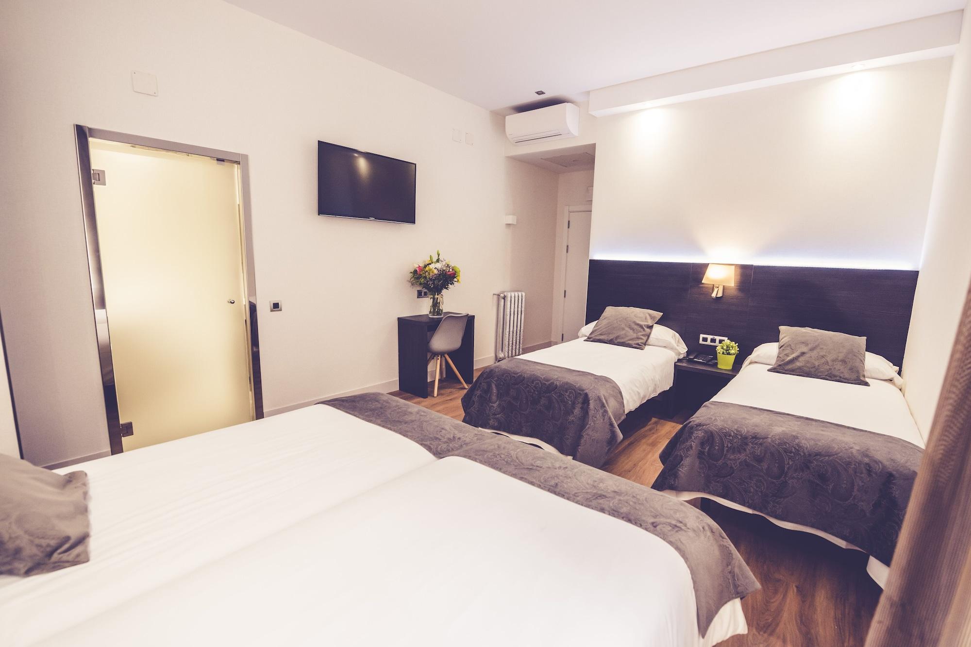Hostal Marlasca Madrid Bagian luar foto