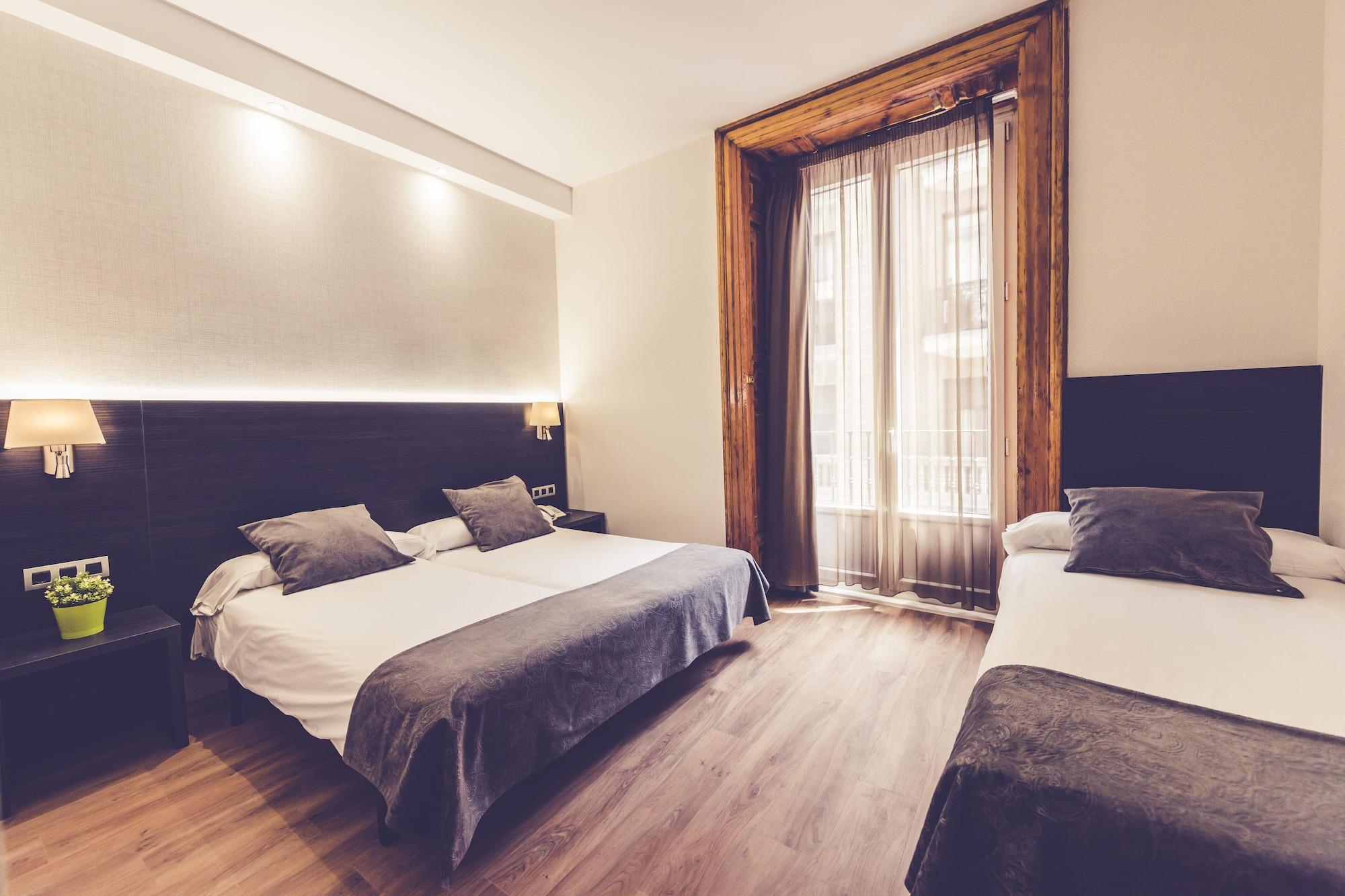 Hostal Marlasca Madrid Bagian luar foto