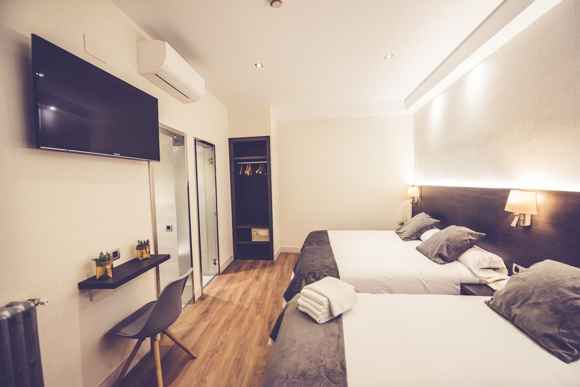 Hostal Marlasca Madrid Bagian luar foto