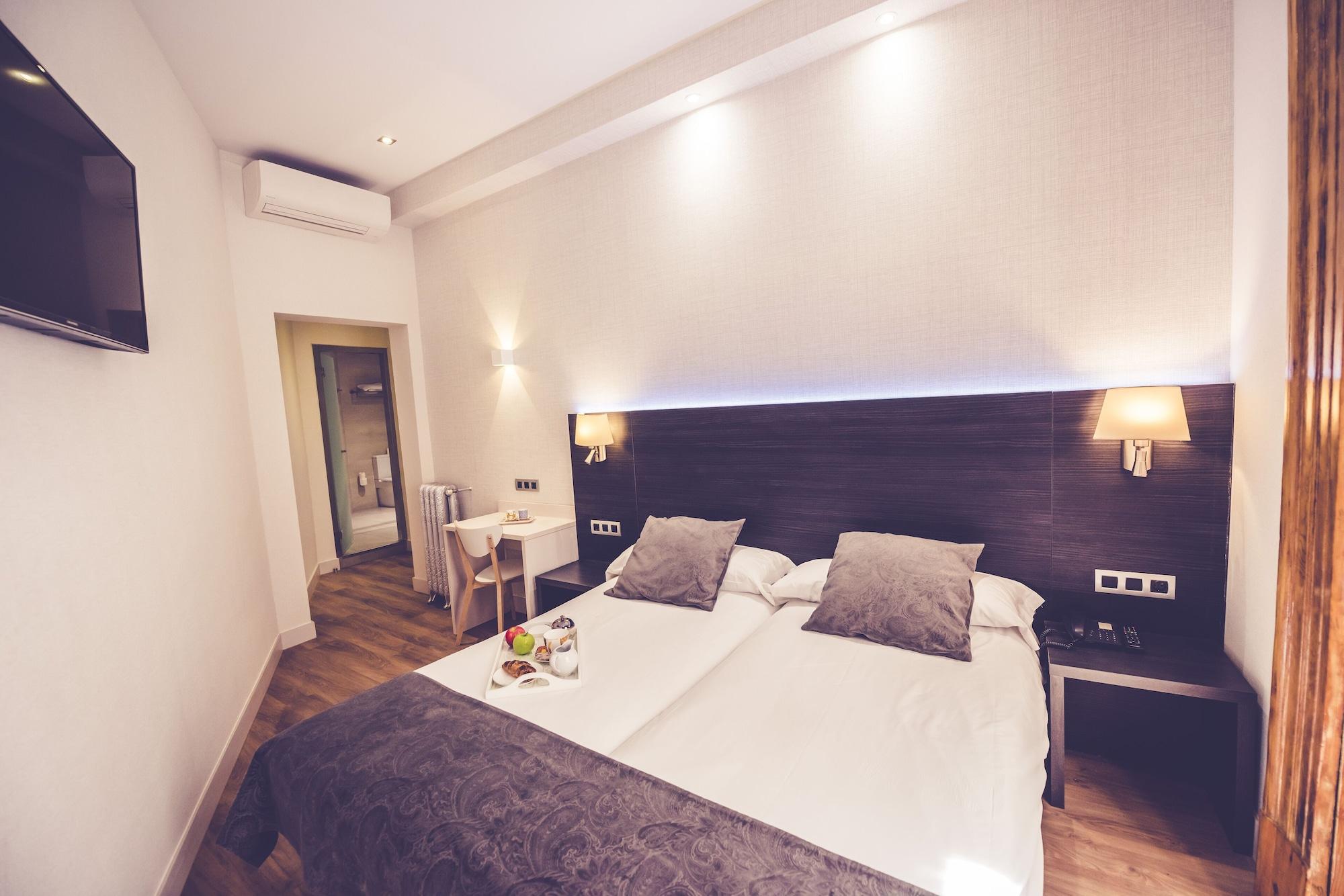 Hostal Marlasca Madrid Bagian luar foto