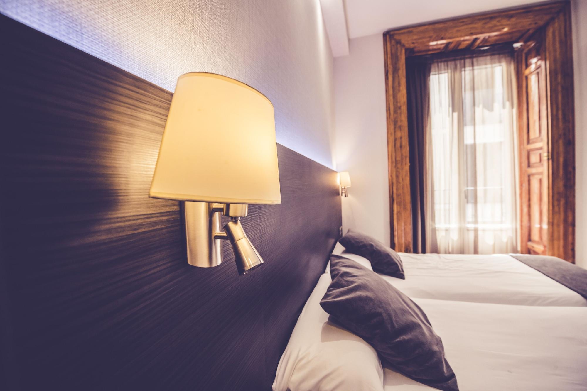 Hostal Marlasca Madrid Bagian luar foto