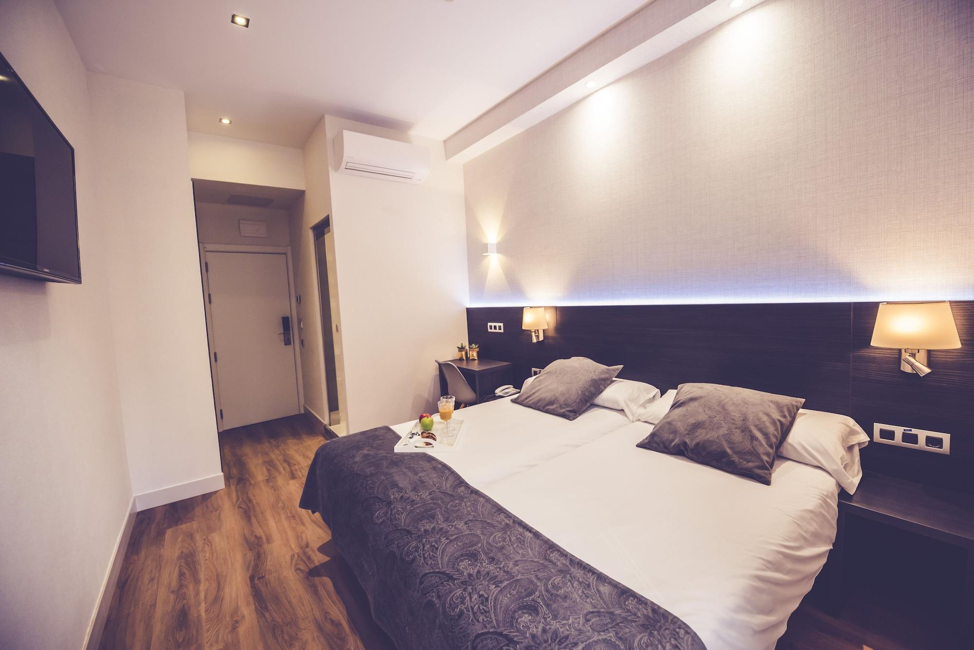 Hostal Marlasca Madrid Bagian luar foto