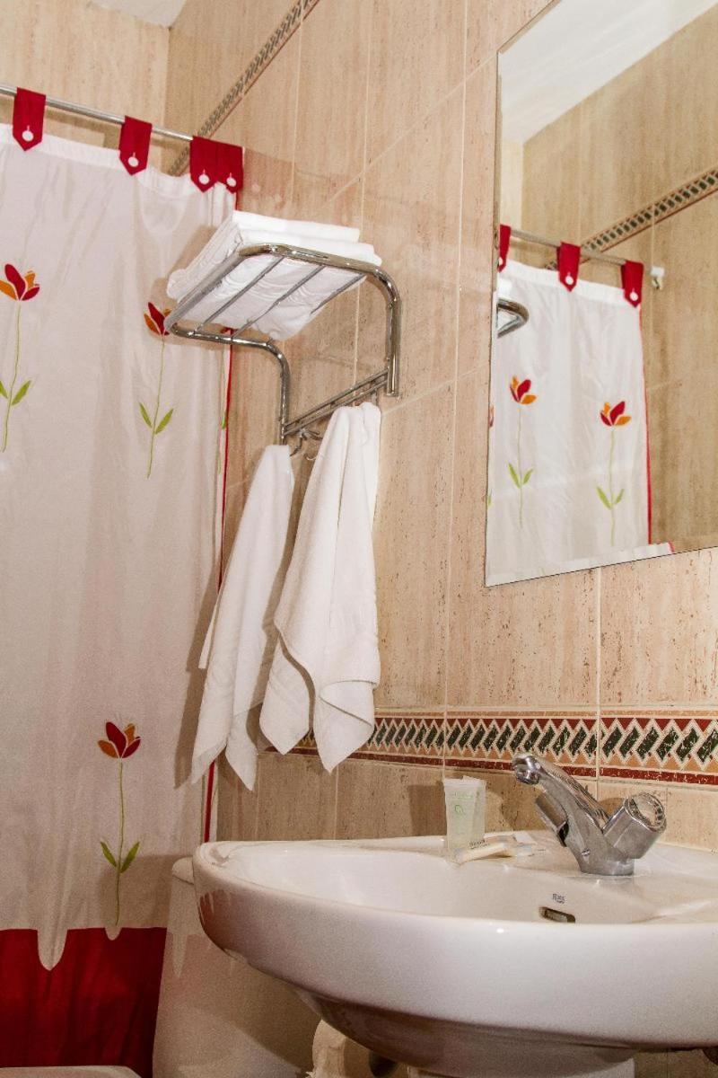 Hostal Marlasca Madrid Ruang foto